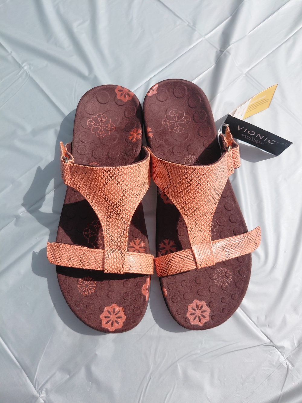 NWT Sz 9 Vionic Formerly Orthoheel Coral Snake-Print BuiltIn Arch TStrap Sandals